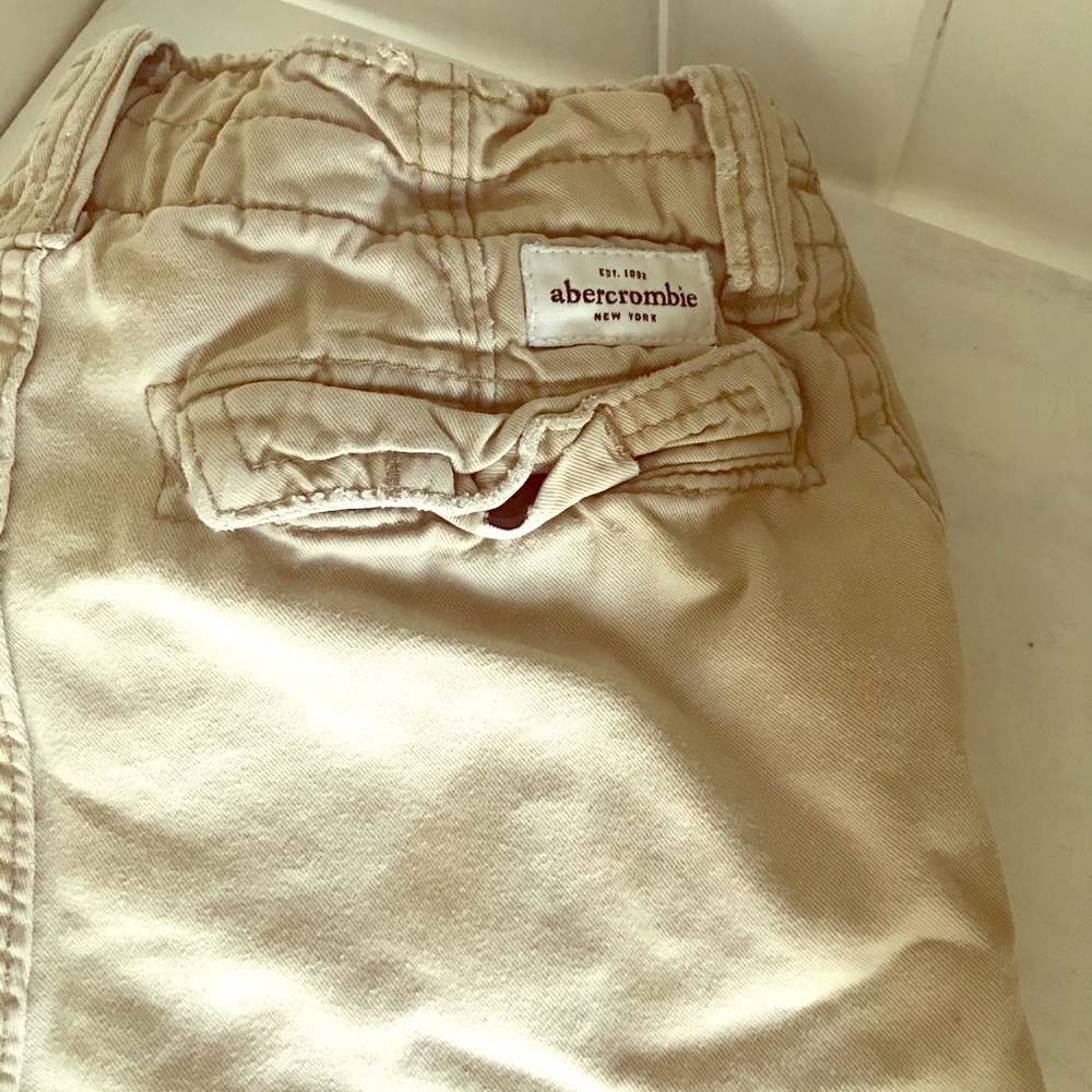🖤Big boy size 8 ABERCROMBIE khaki shorts
